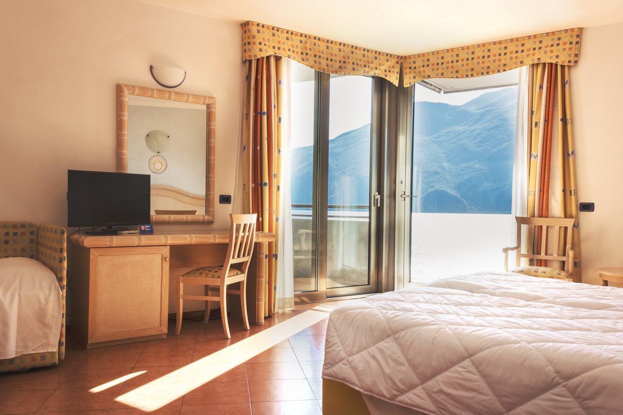 Surf Hotel Pier - Montagnoli Group Limone sul Garda Exterior foto